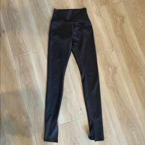 ALO Yoga Airlift high-waisted elongated Leggings size xs charcoal grey